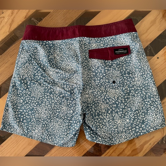 Freedom Artists boardshorts - Picture 2 of 4